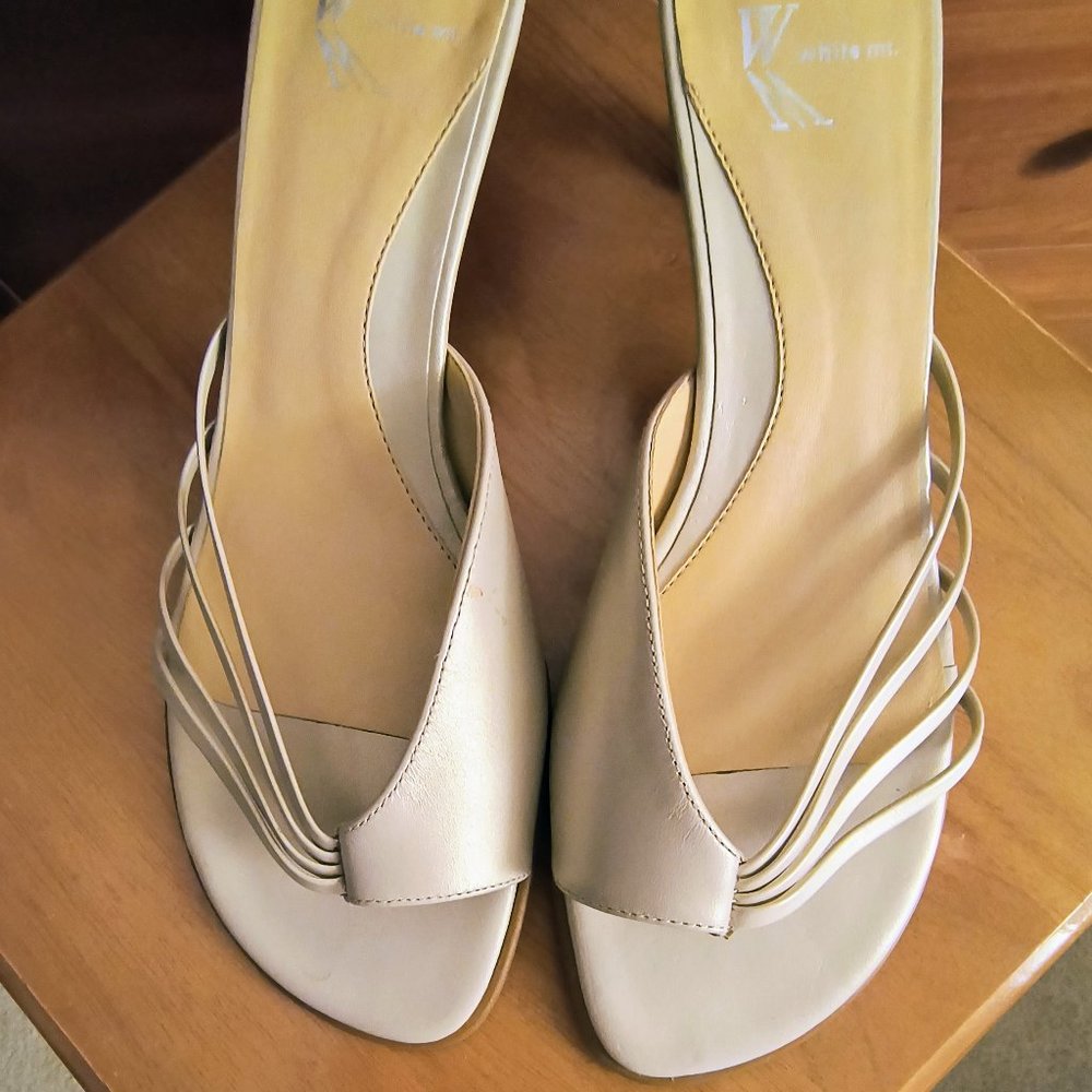 Women's Shoes - White Mountain Champagne Size 7.5